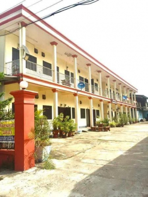 Chanthone's Plaza & Guest House